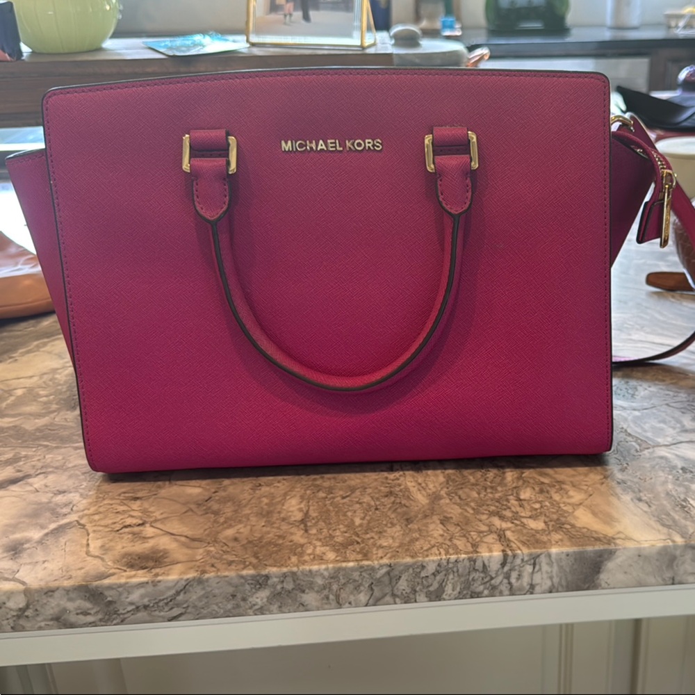 Michael Kors Pink Satchel Elegant Structured Design